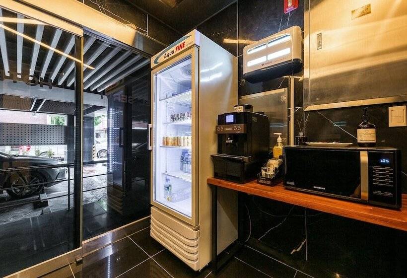 Motel Jinju Hotel Servi