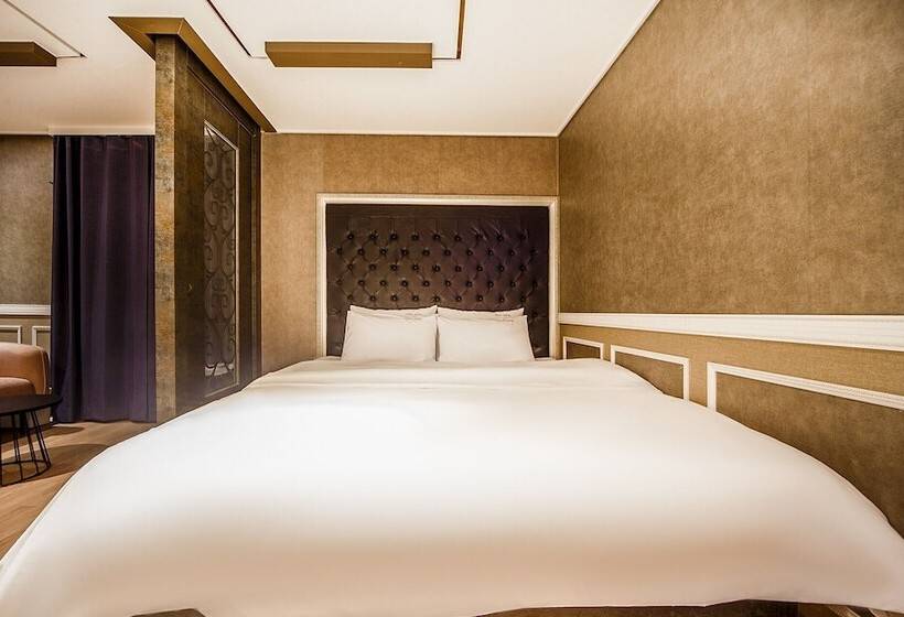 Motel Jinju Hotel Servi