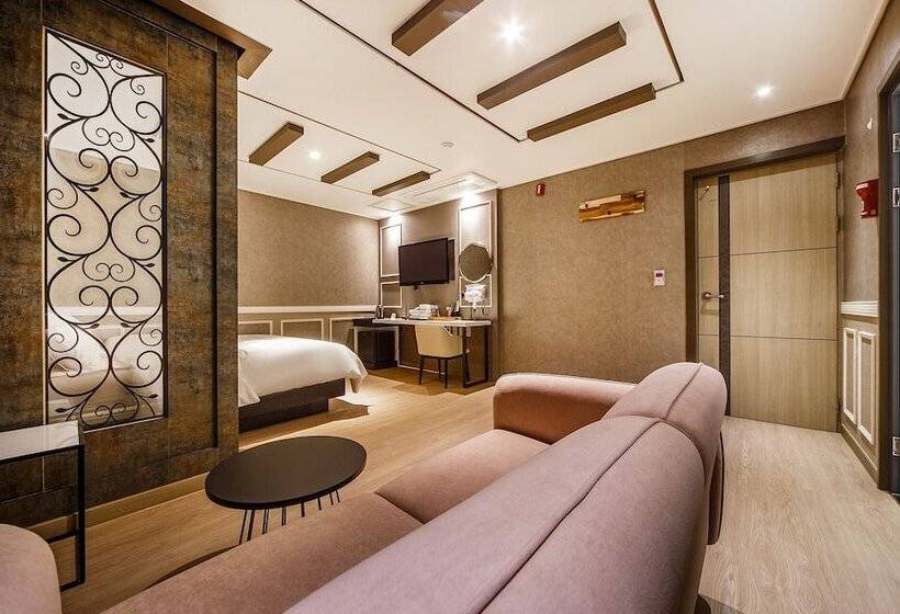 Motel Jinju Hotel Servi