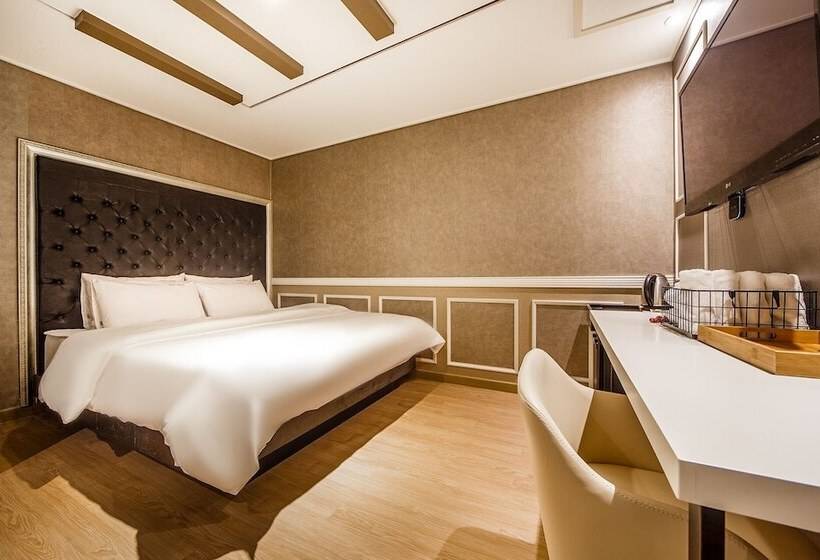 Motel Jinju Hotel Servi