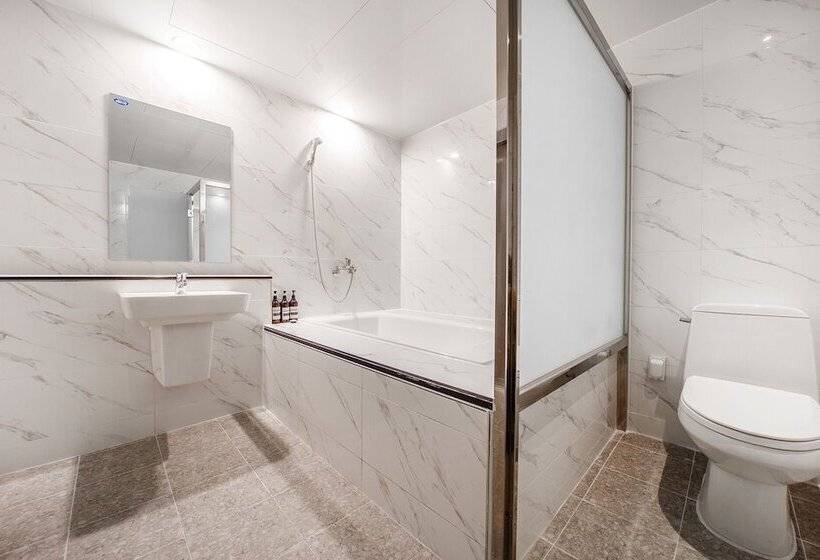 Motel Jinju Hotel Servi