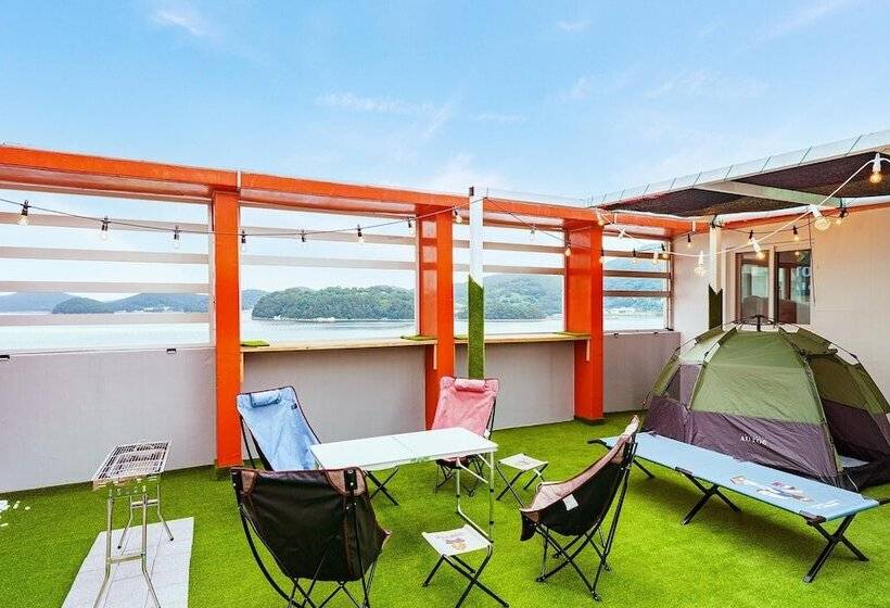 Motel Tongyeong Rock