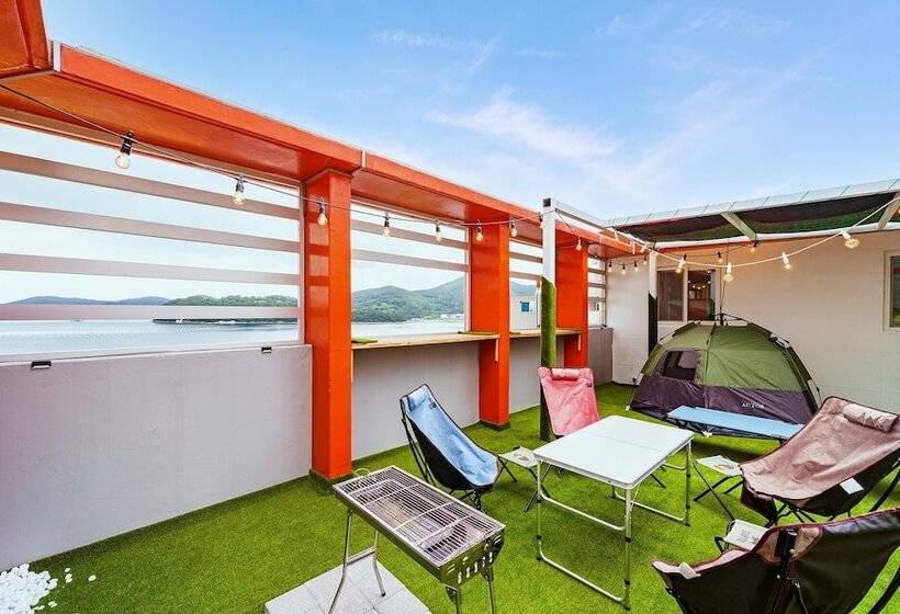 Motel Tongyeong Rock