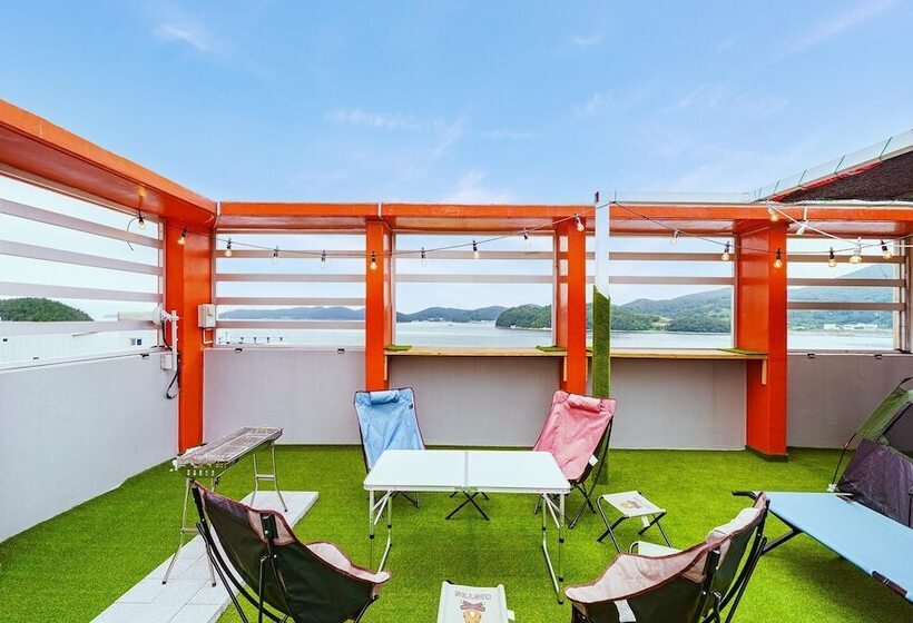 Motel Tongyeong Rock