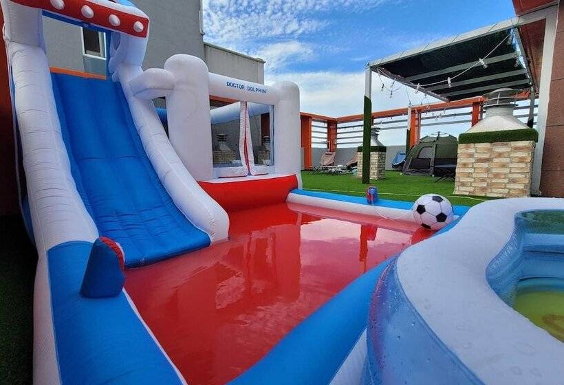 Motel Tongyeong Rock