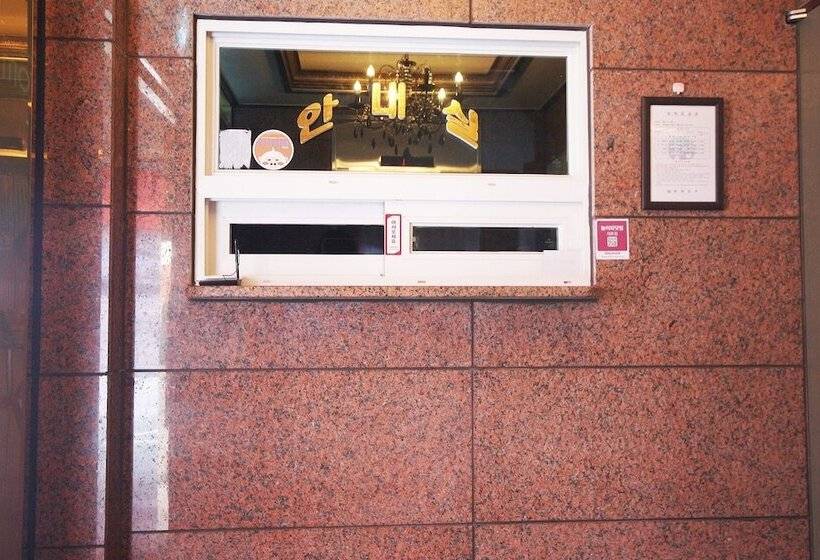 Motel Tongyeong Rock