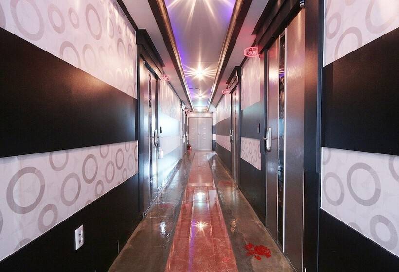 Motel Tongyeong Rock