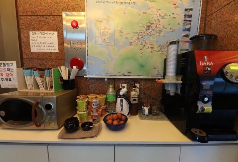 Motel Tongyeong Rock