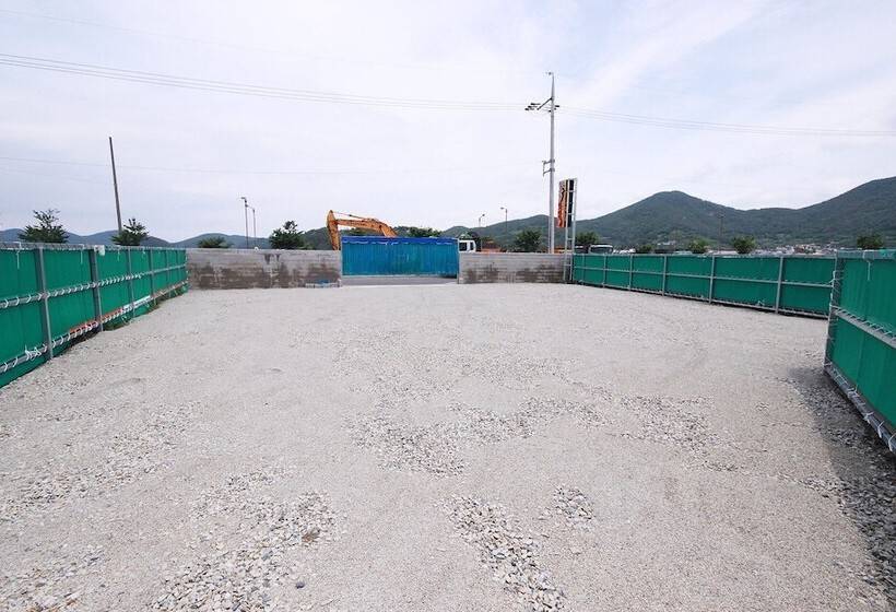 Motel Tongyeong Rock