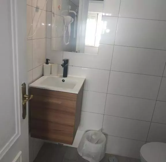 پانسیون Lacus Ocean Guesthouse