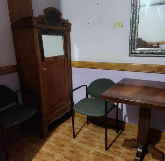 הוסטל Small Room In Casa De Piedra Pension House