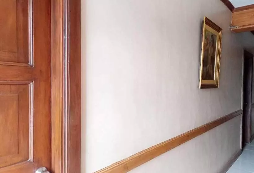 ユースホステル Small Room In Casa De Piedra Pension House