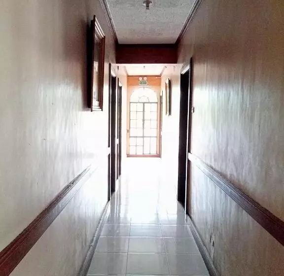 ユースホステル Small Room In Casa De Piedra Pension House
