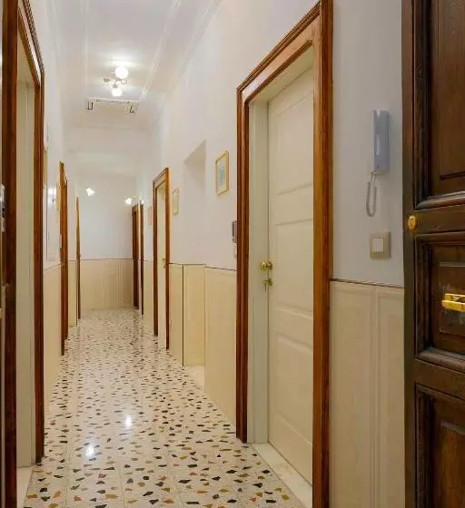 Aamiaismajoitus (B&B) Al Castello Avezzano