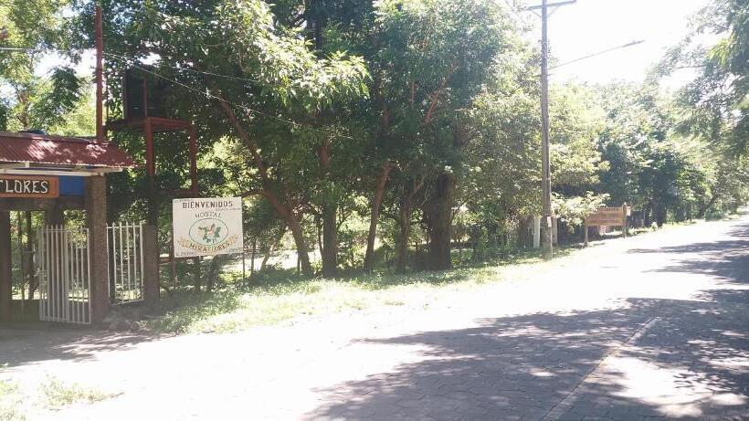 Hostal Miraflores B&b