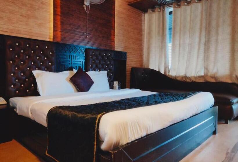 Hotel Aman The Lake Side