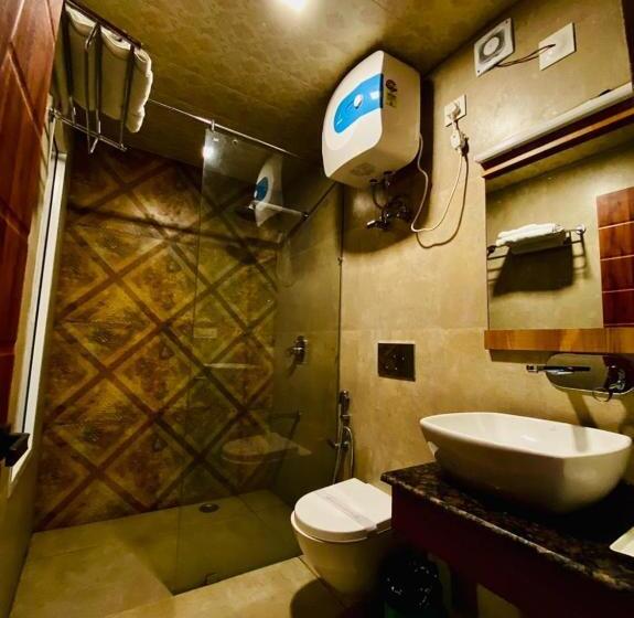 Hotel Aman The Lake Side