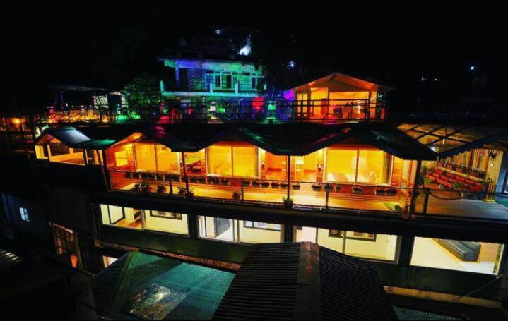 Hotel Aman The Lake Side