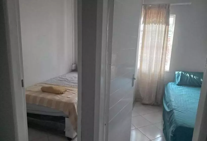 カプセルホテル Las Palmas Day & Night Guest House