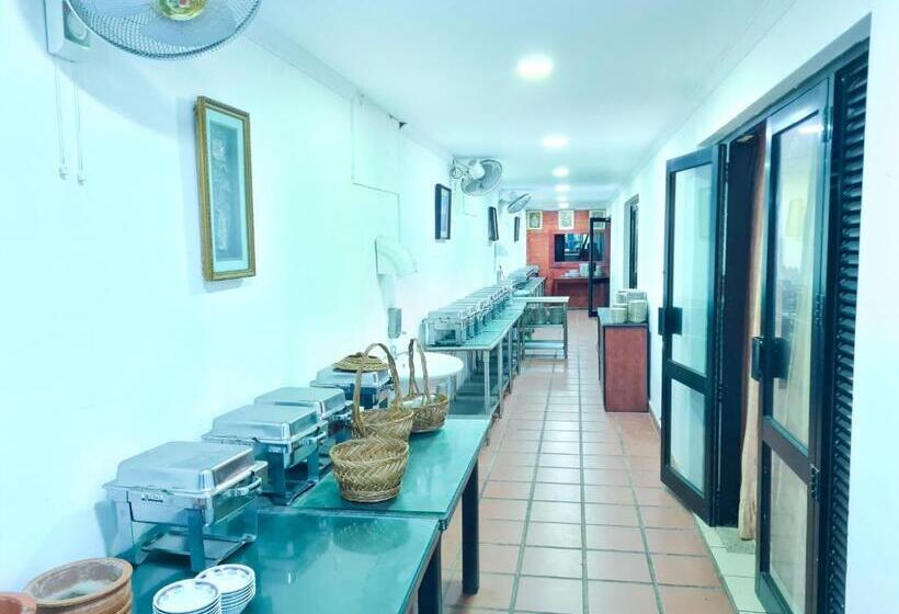 호텔 Hambantota Beach