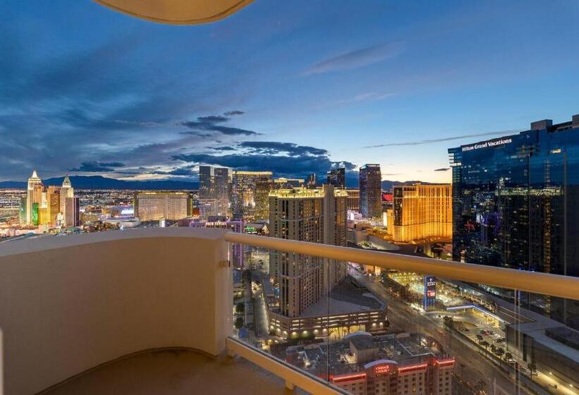 فندق Lucky Gem Penthouse & Luxury Suites At Signature Resort, Balcony Strip View 2605