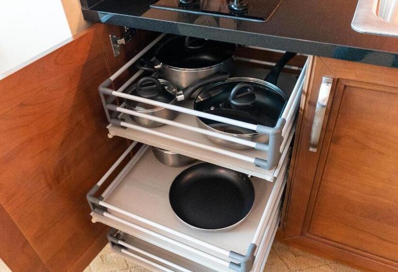 فندق Lucky Gem Penthouse & Luxury Suites At Signature Resort, Balcony Strip View 2605