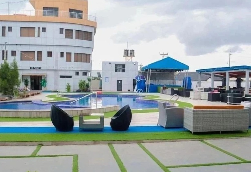 ホテル The Paradise Beach Resort And Apartment