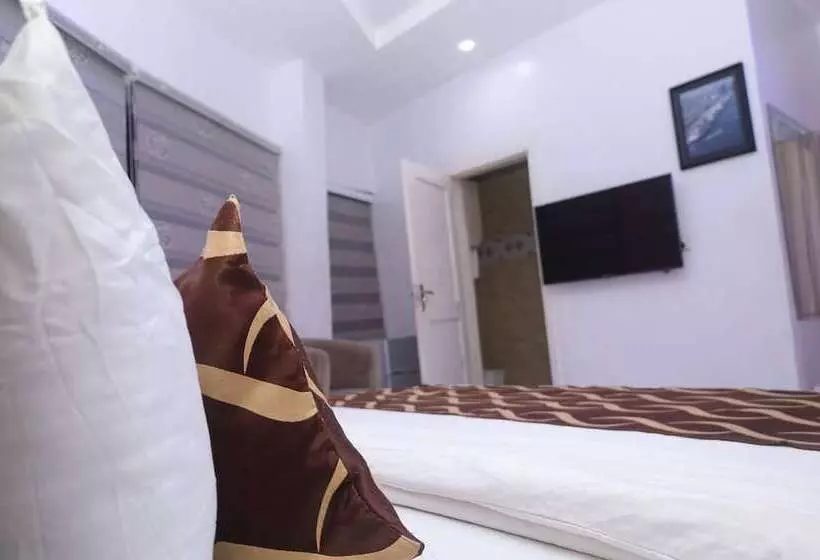 Hotelli The Paradise Beach Resort And Apartment