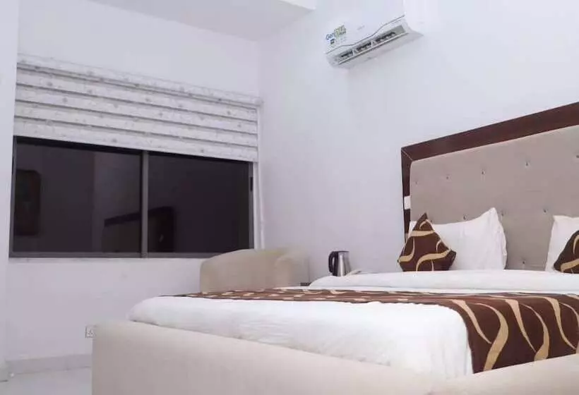 Hotelli The Paradise Beach Resort And Apartment