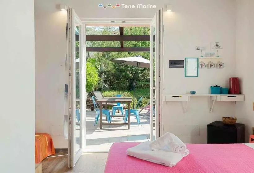 پانسیون A Casa Tua Room, Terre Marine