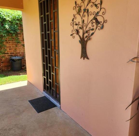 بنسيون Lafenis Selfsorg