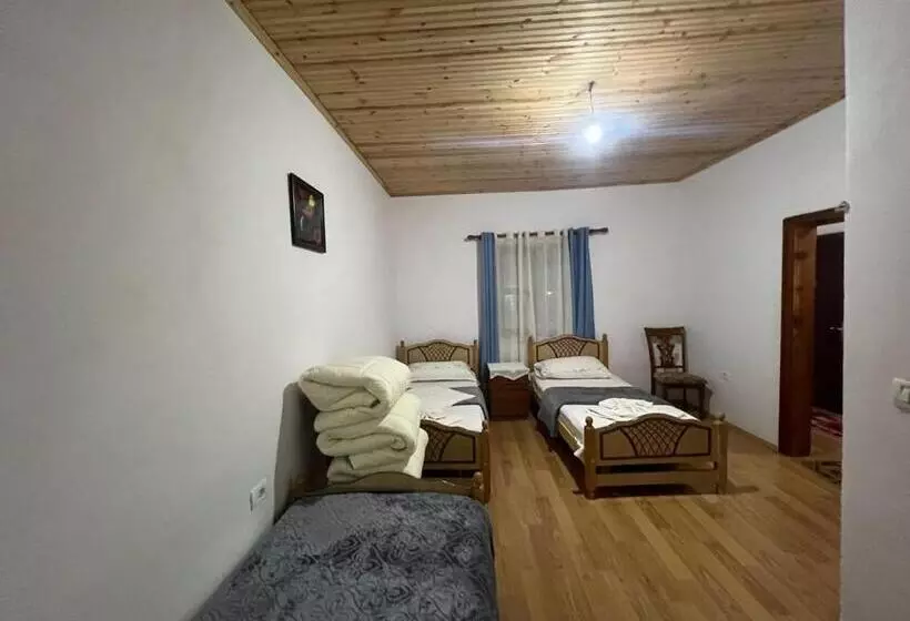 Majatalo Mikel Center Theth Guesthouse