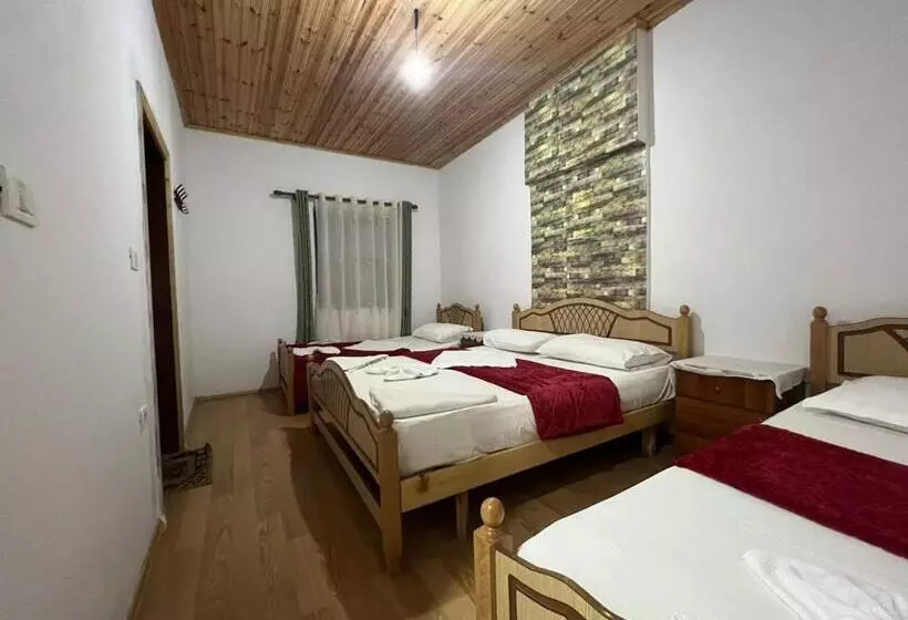 Majatalo Mikel Center Theth Guesthouse