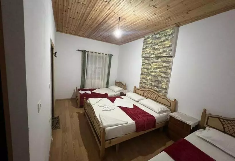 Majatalo Mikel Center Theth Guesthouse