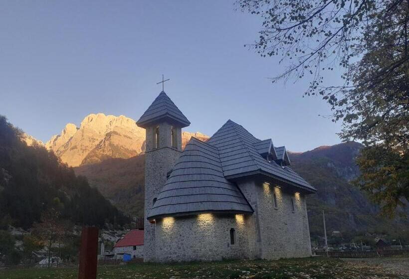 پانسیون Mikel Center Theth Guesthouse