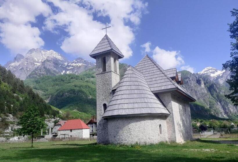 پانسیون Mikel Center Theth Guesthouse