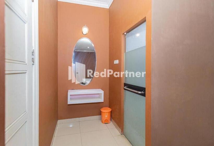 Star Hotel Jaksa Mitra Reddoorz