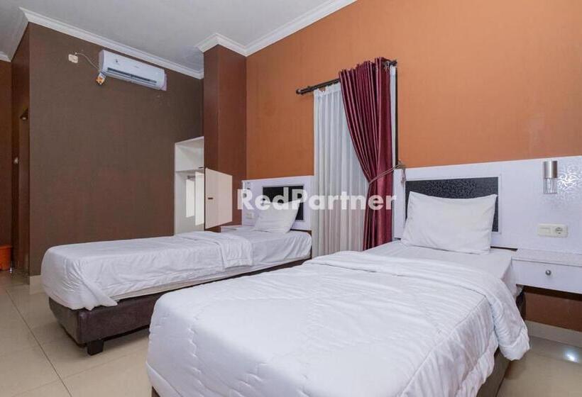 Star Hotel Jaksa Mitra Reddoorz