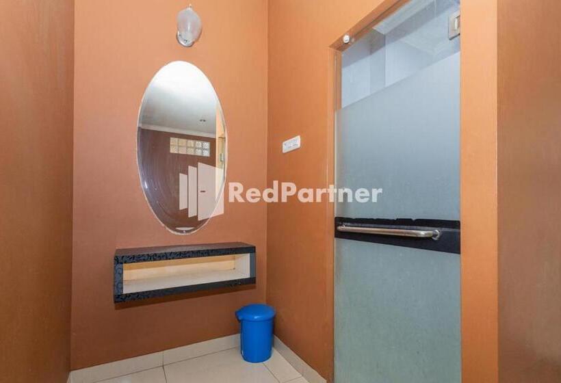 Star Hotel Jaksa Mitra Reddoorz