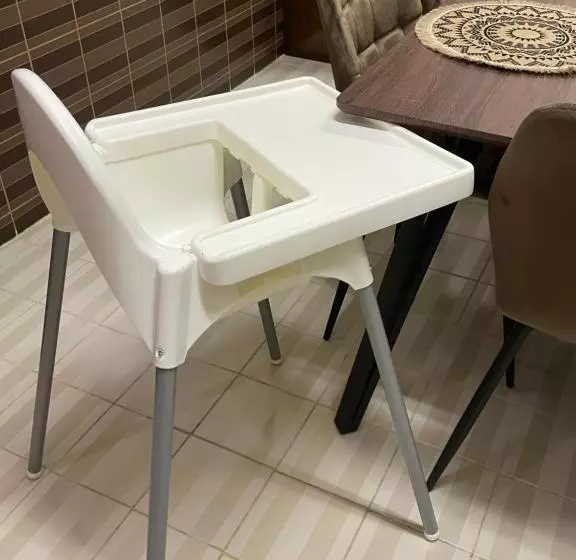 شقة فندقية ثلاث غرف نوم وغرفة معيشة ومطبخ ومدخل خاص