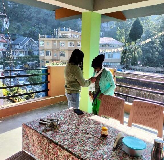 Hostel Pathi Bunkers