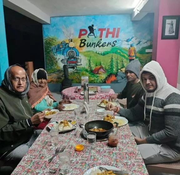 Albergue Pathi Bunkers