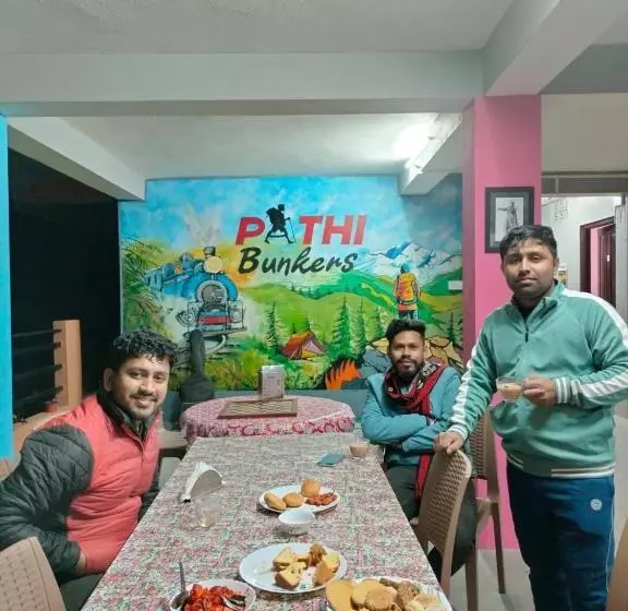 Albergue Pathi Bunkers