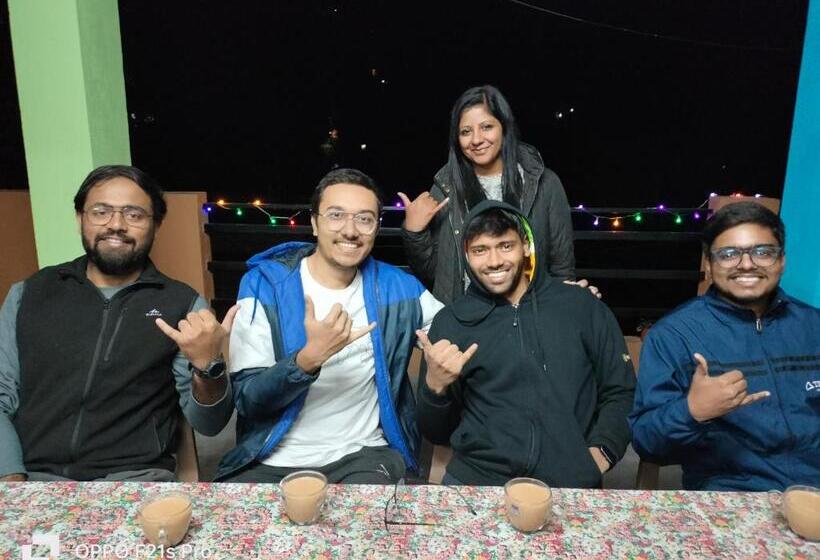 Hostel Pathi Bunkers