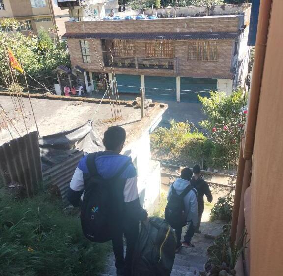 Hostel Pathi Bunkers