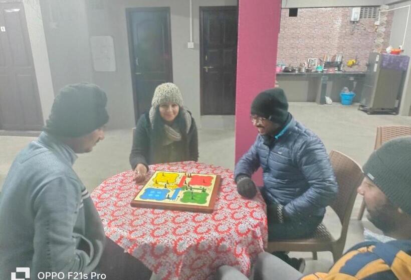 Hostel Pathi Bunkers