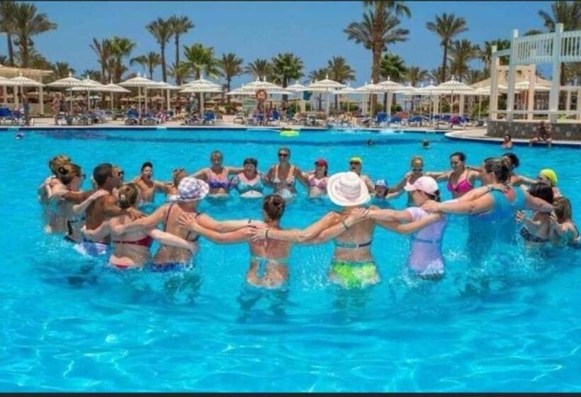 Apartment 2 Bedrooms At Mirage Bay