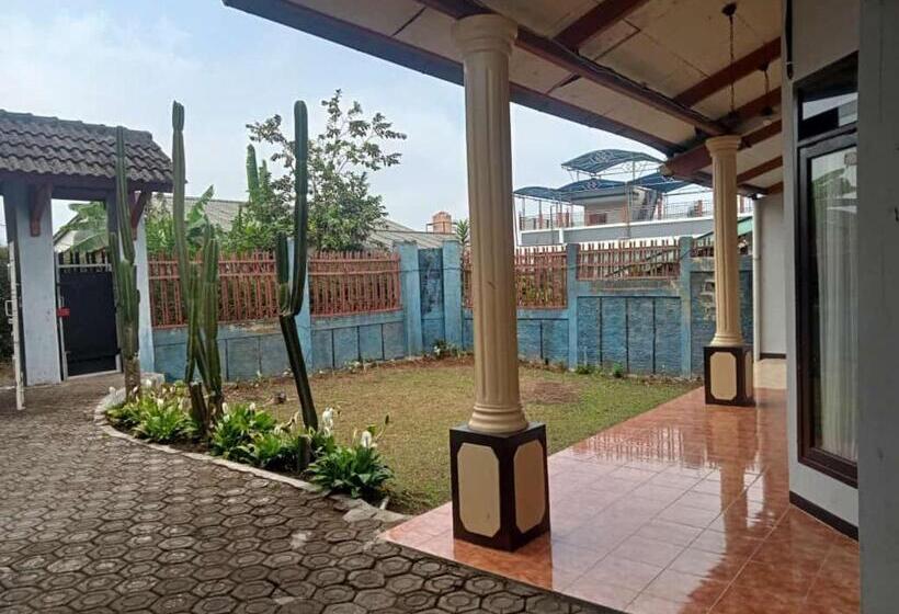 Bed and Breakfast Villa Matahari