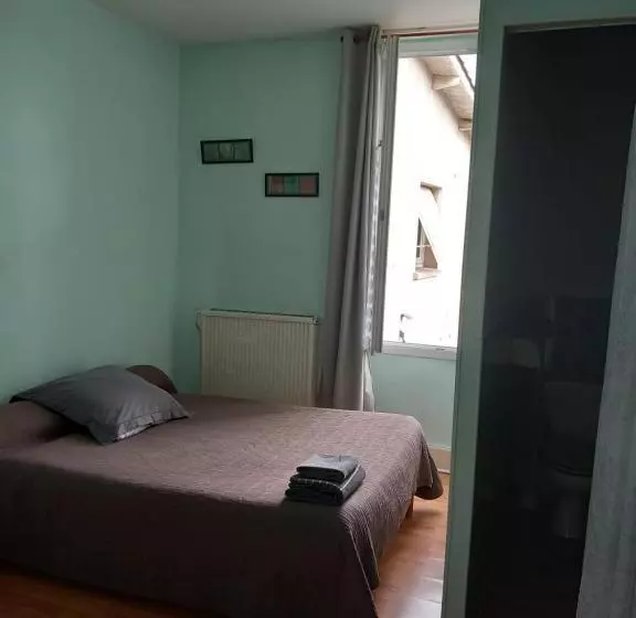 ホテル Hôtel Restaurant O Regal