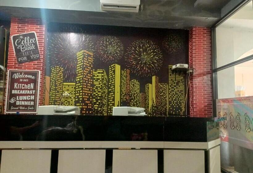 Otel Oyo 93090 Multi Plus Inn